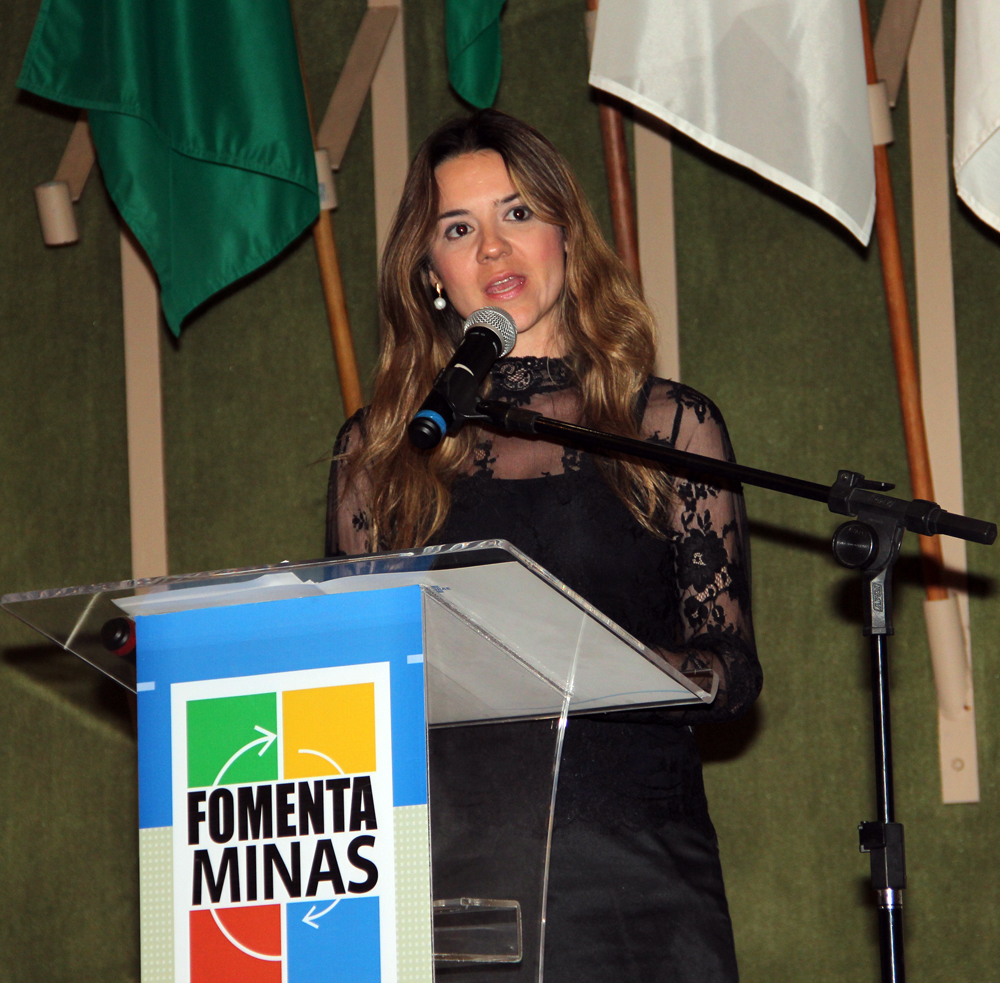 A Diretora da Escola de Contas, Natália Araújo